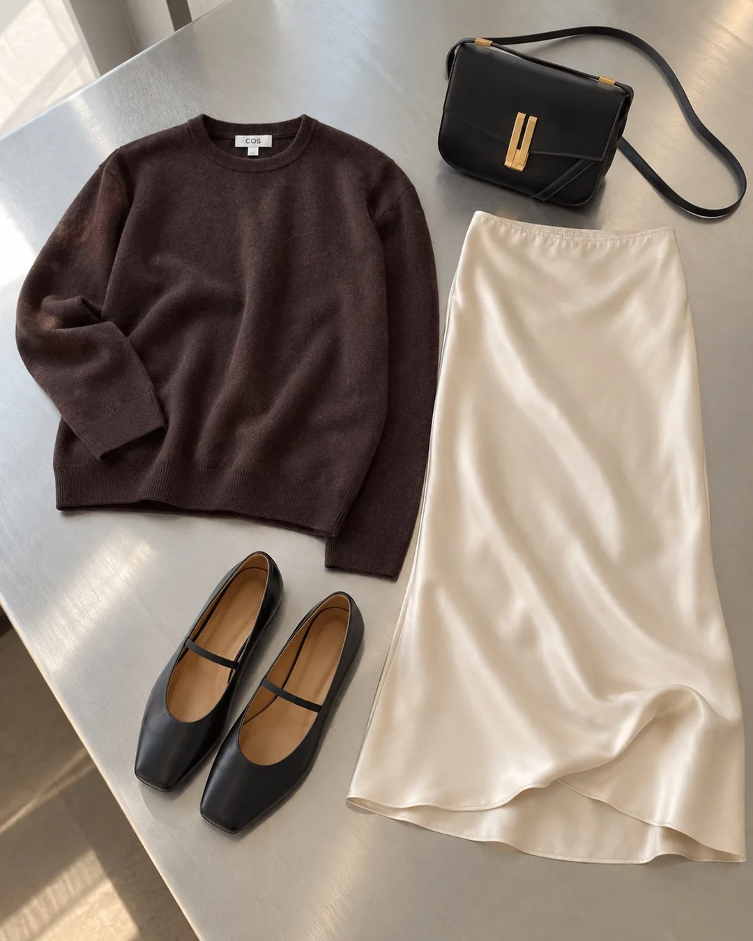The Front Tuck · The pieces
